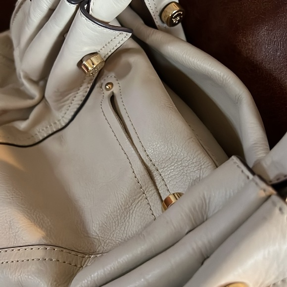 B. Makowsky Italian Full Leather Cream Calf Skin Hand Bag 10 Pockets - Picture 3 of 13